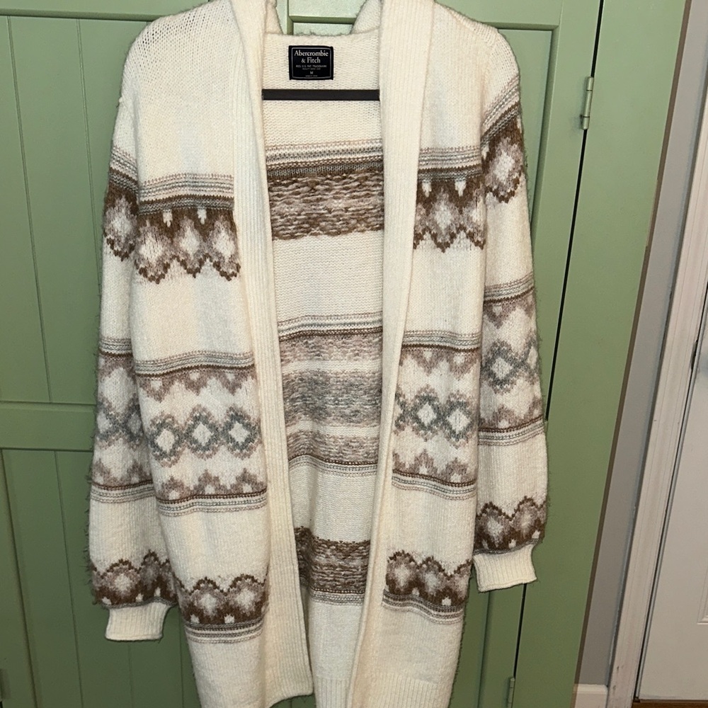 Abercrombie & Fitch Women's Cream and Brown Winter Cardigan - Never Worn!